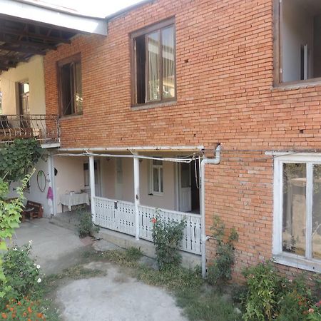 Guest House Chirina Signagi Exterior foto