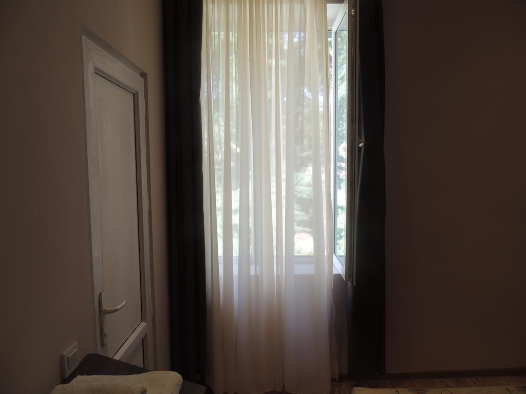 Guest House Chirina Signagi Exterior foto